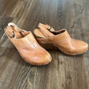 Perfect leather and wood sling back mules size 9.5